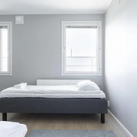 2 Bedroom Family With Sauna And Parking *